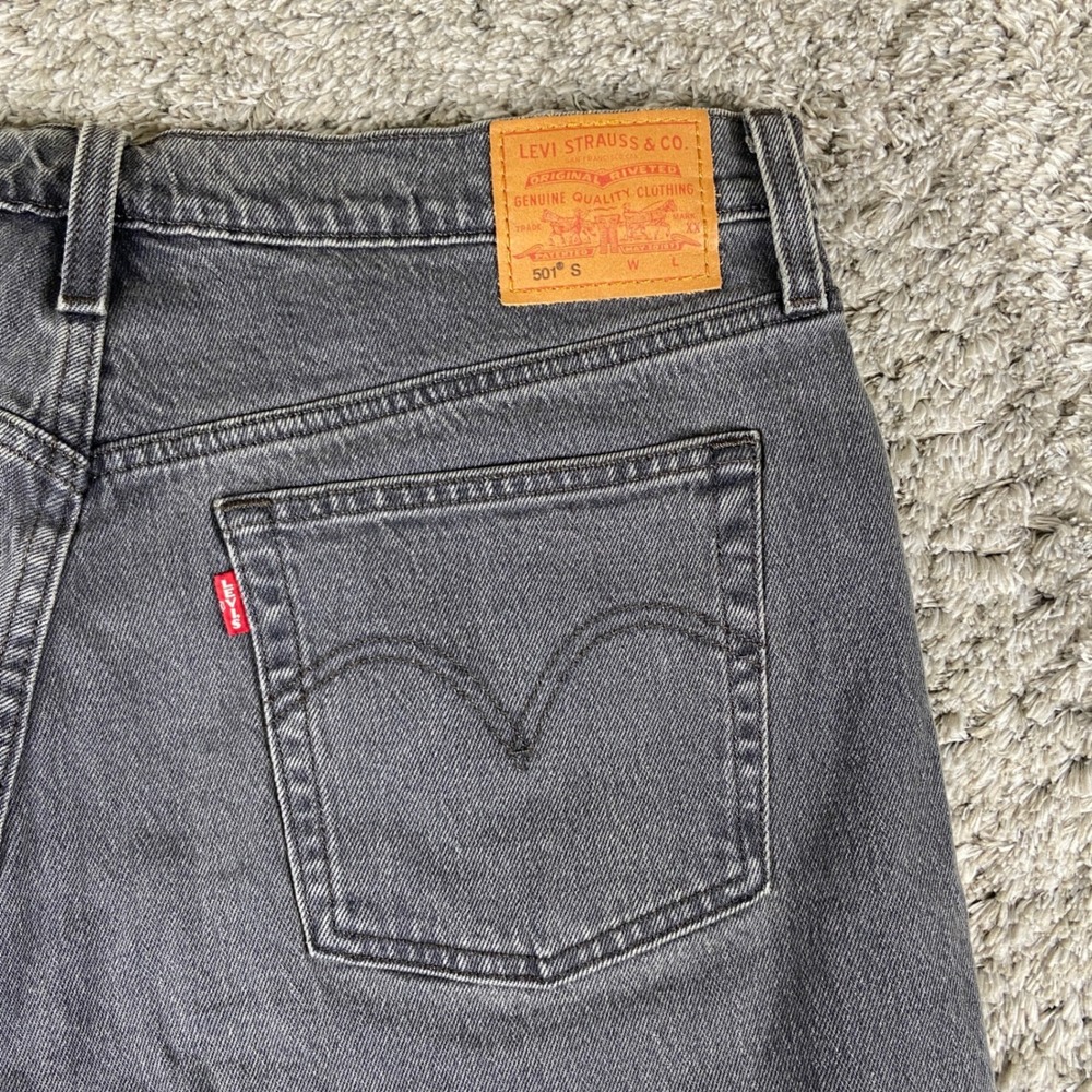 Levis 501 Skinny Premium Jeans Womens 32x28 Black Denim Distressed Button Fly